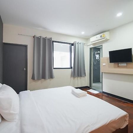 Z Go Inn Bts St Louis Silom V โกอินน์ บีทีเอส เซนต์หลุยส์ สีลม 3 バンコク都 エクステリア 写真