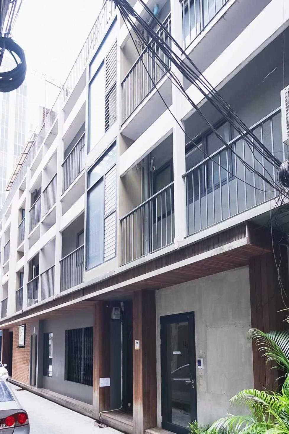 Z Go Inn Bts St Louis Silom V โกอินน์ บีทีเอส เซนต์หลุยส์ สีลม 3 バンコク都 エクステリア 写真